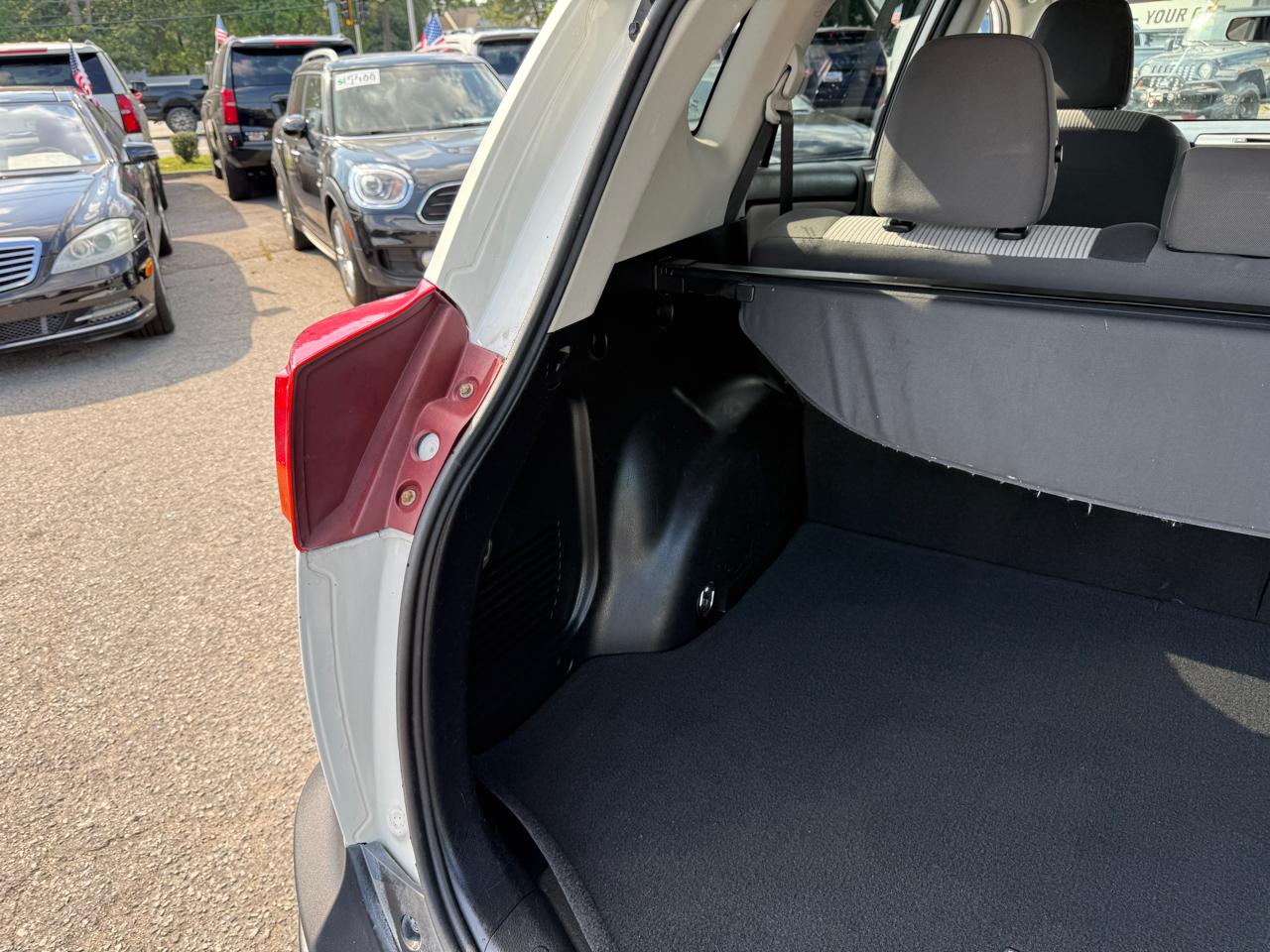 Toyota RAV4 AWD 4dr LE (Natl) 2015