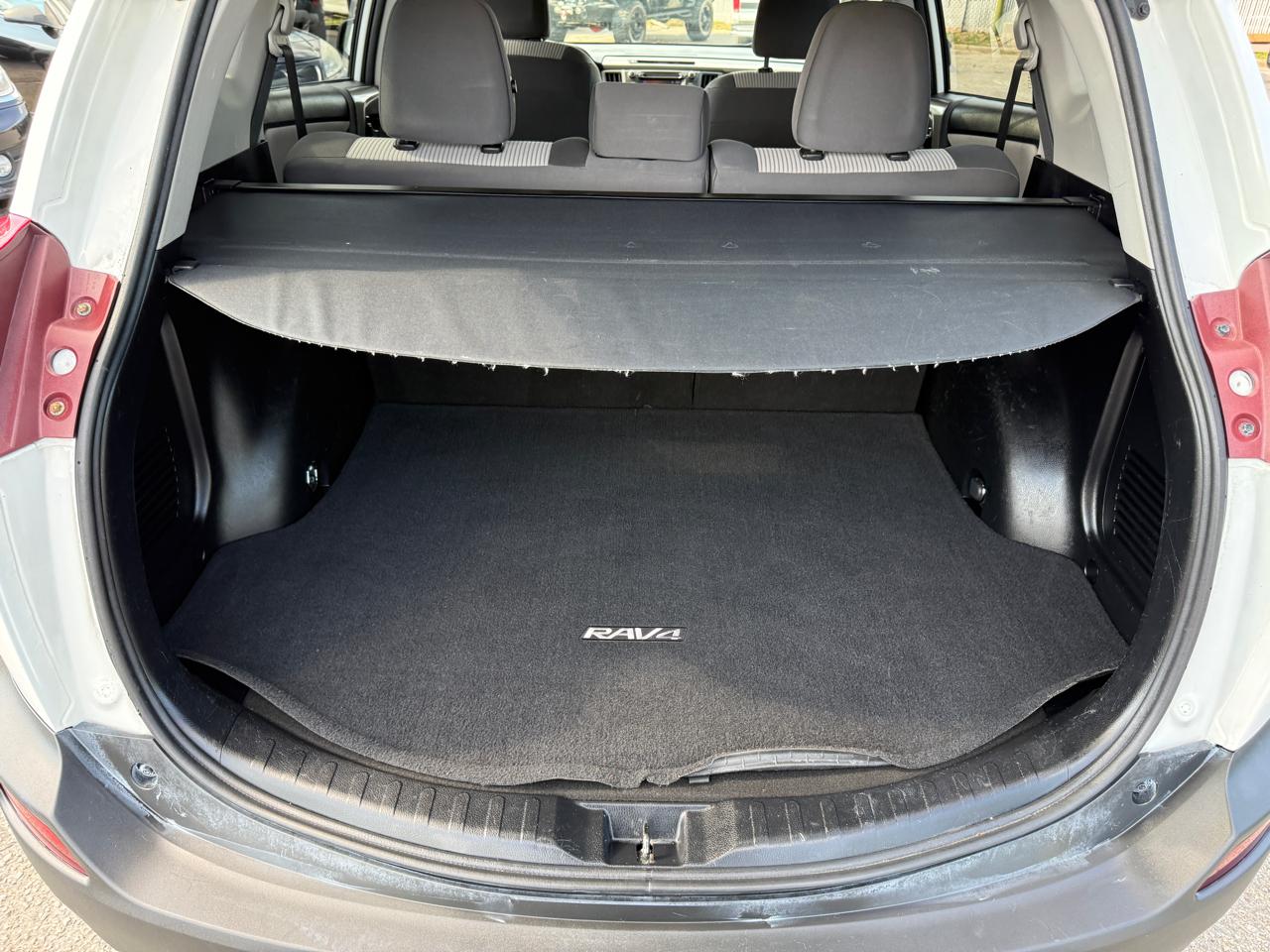 Toyota RAV4 AWD 4dr LE (Natl) 2015