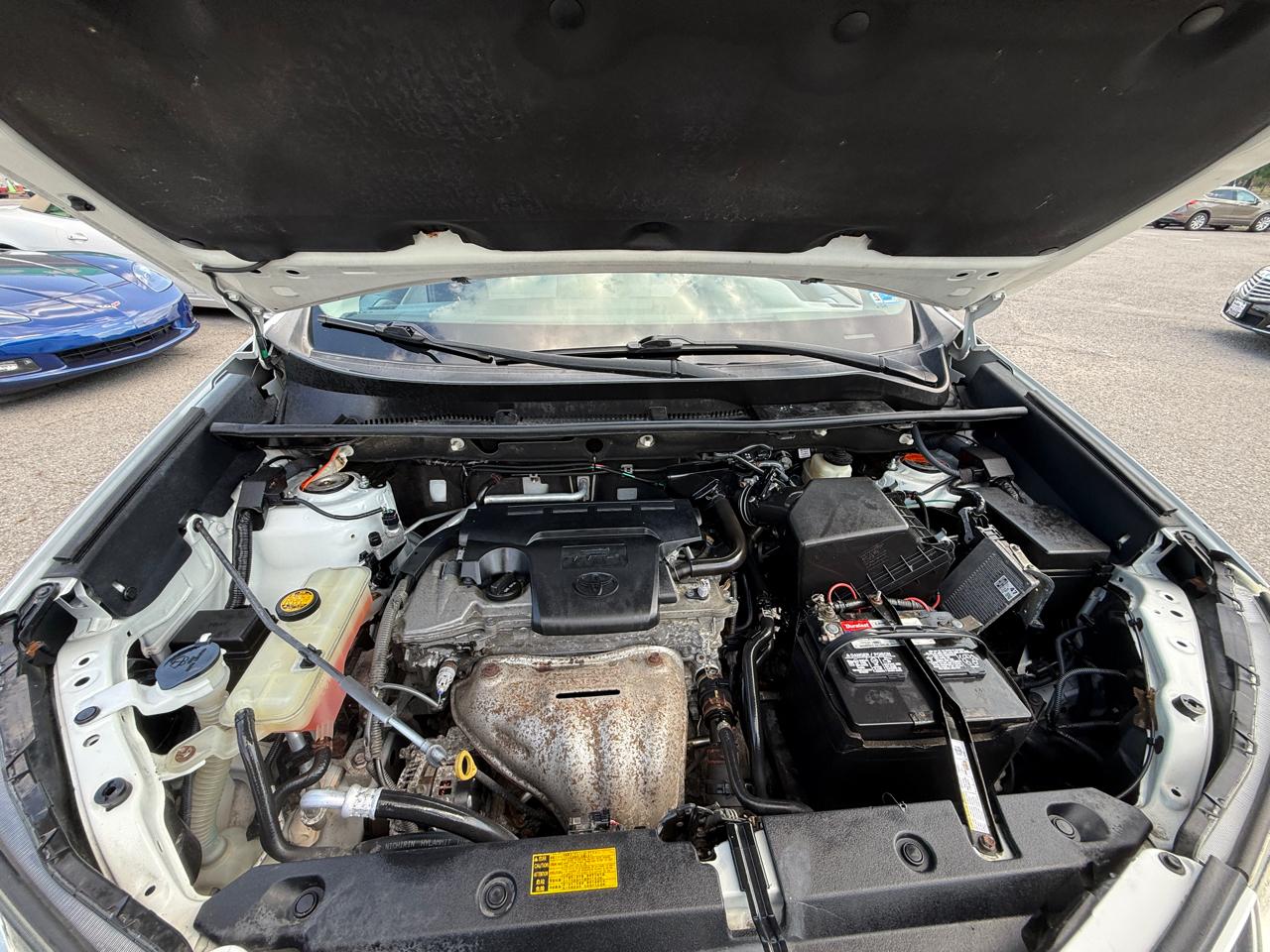 Toyota RAV4 AWD 4dr LE (Natl) 2015