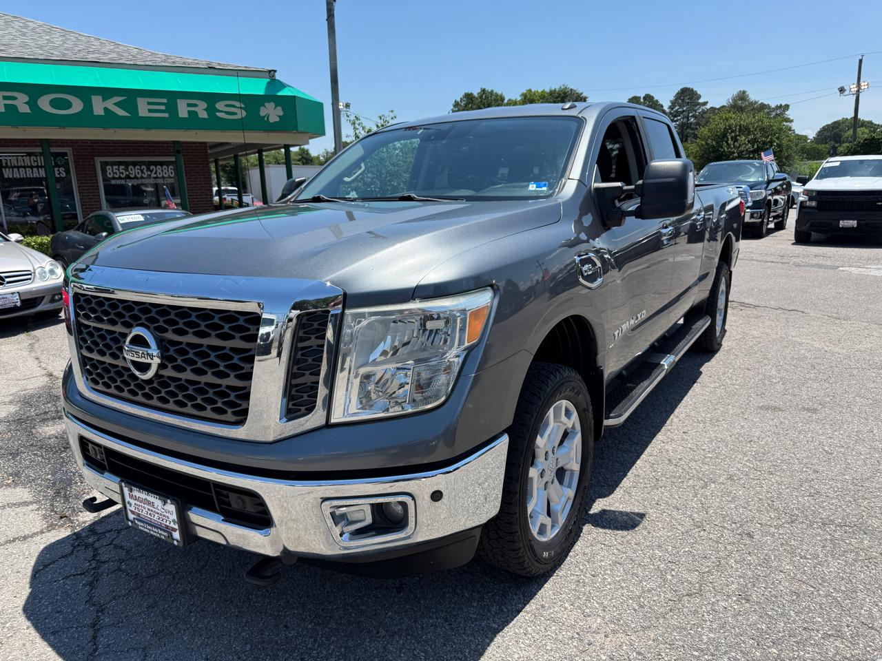 Nissan Titan XD 4WD Crew Cab SV Gas 2016