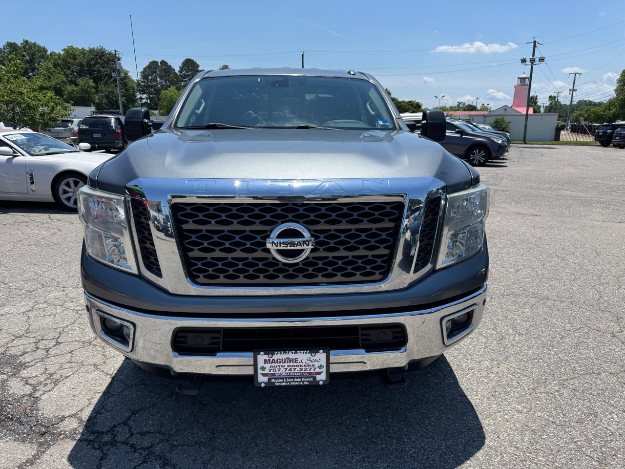 Nissan Titan XD 4WD Crew Cab SV Gas 2016
