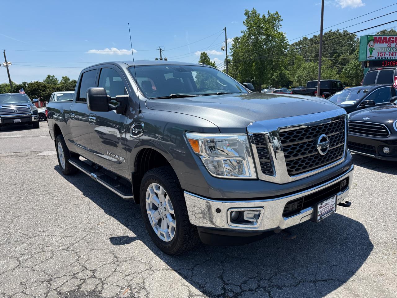 Nissan Titan XD 4WD Crew Cab SV Gas 2016