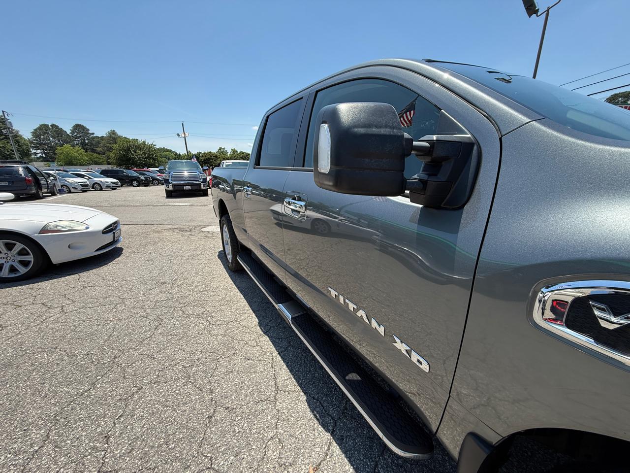 Nissan Titan XD 4WD Crew Cab SV Gas 2016