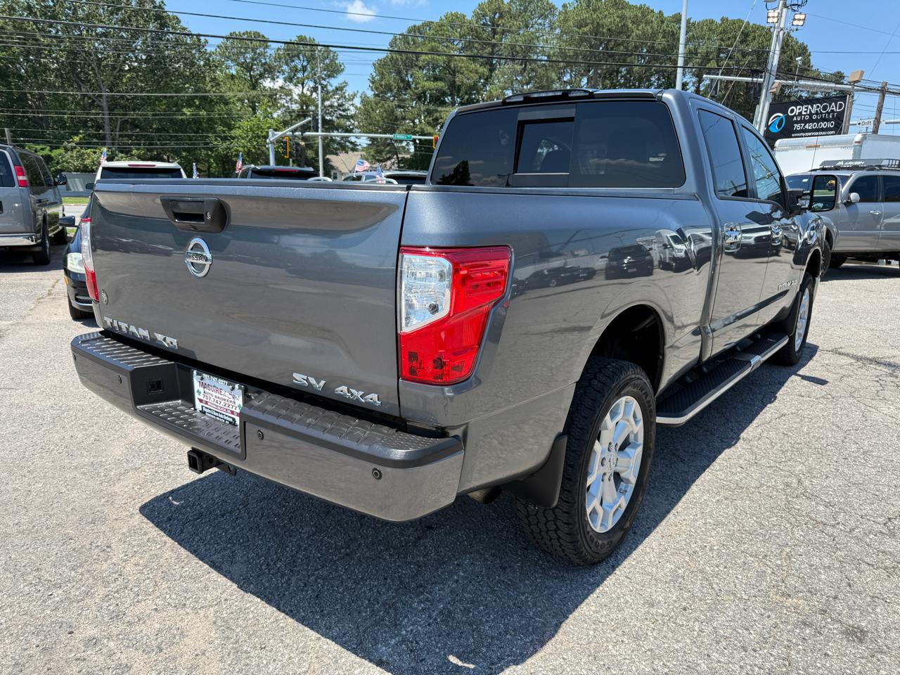 Nissan Titan XD 4WD Crew Cab SV Gas 2016