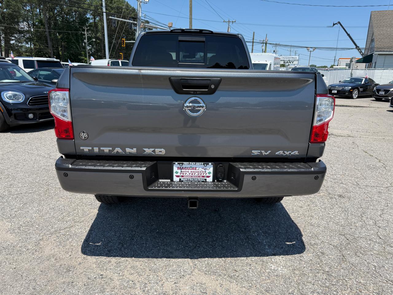 Nissan Titan XD 4WD Crew Cab SV Gas 2016