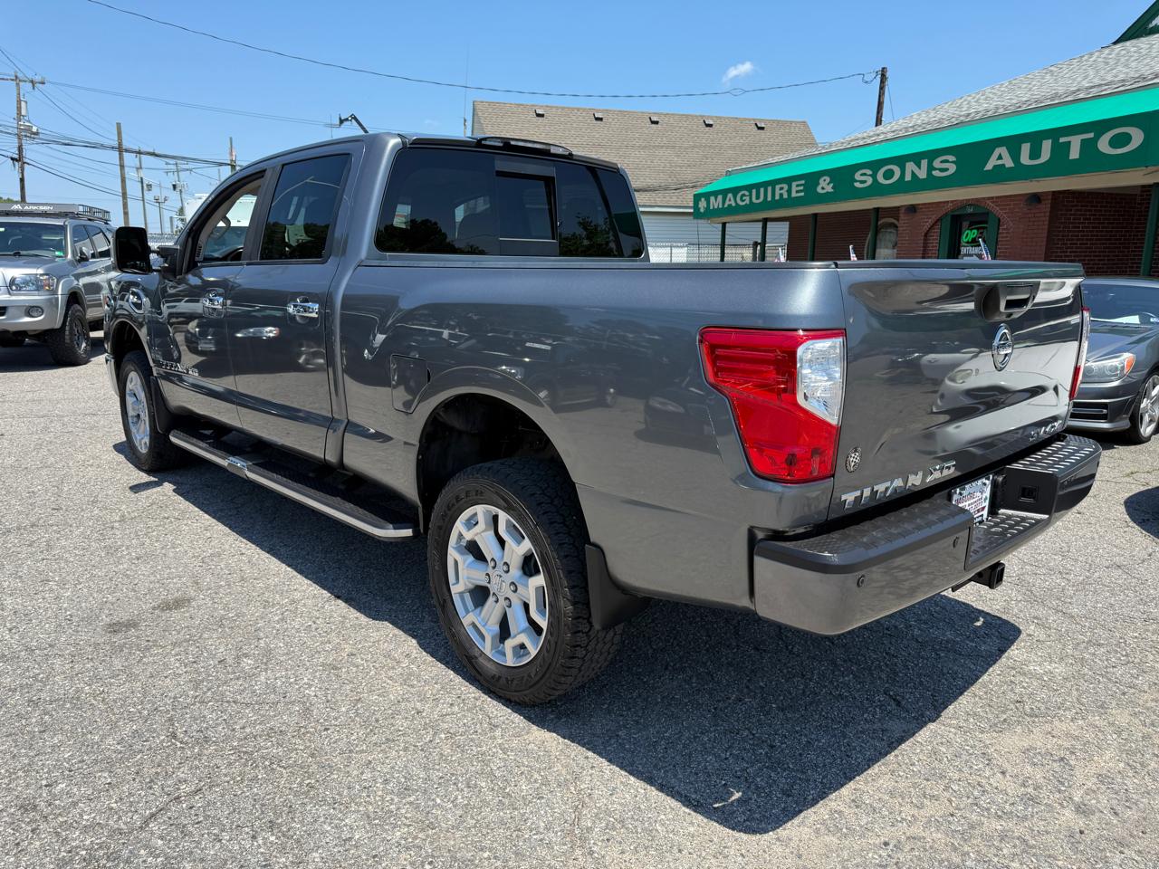 Nissan Titan XD 4WD Crew Cab SV Gas 2016