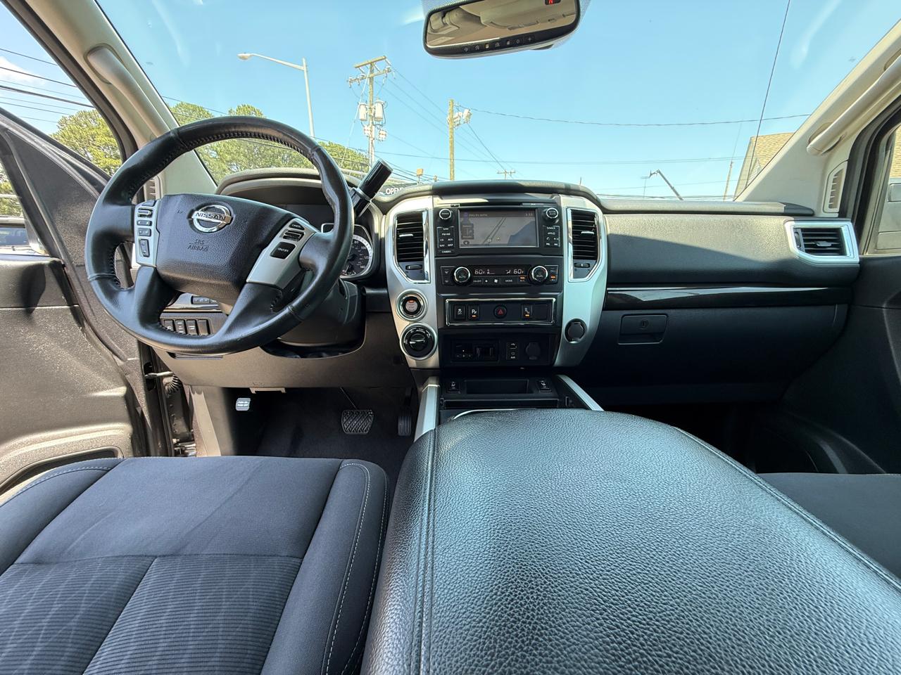 Nissan Titan XD 4WD Crew Cab SV Gas 2016