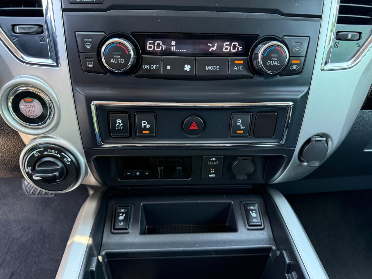 Nissan Titan XD 4WD Crew Cab SV Gas 2016
