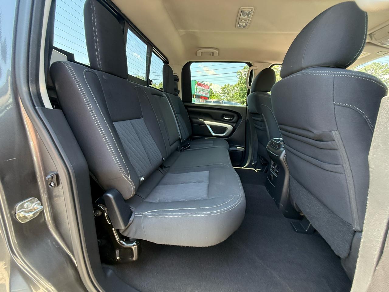 Nissan Titan XD 4WD Crew Cab SV Gas 2016