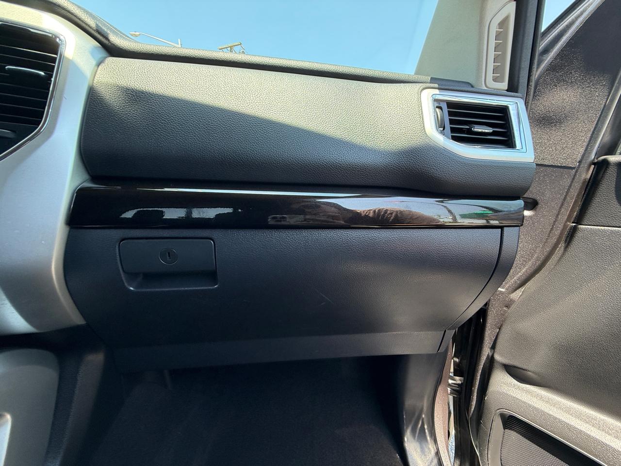Nissan Titan XD 4WD Crew Cab SV Gas 2016