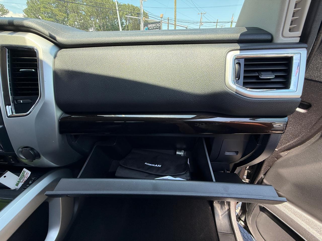 Nissan Titan XD 4WD Crew Cab SV Gas 2016