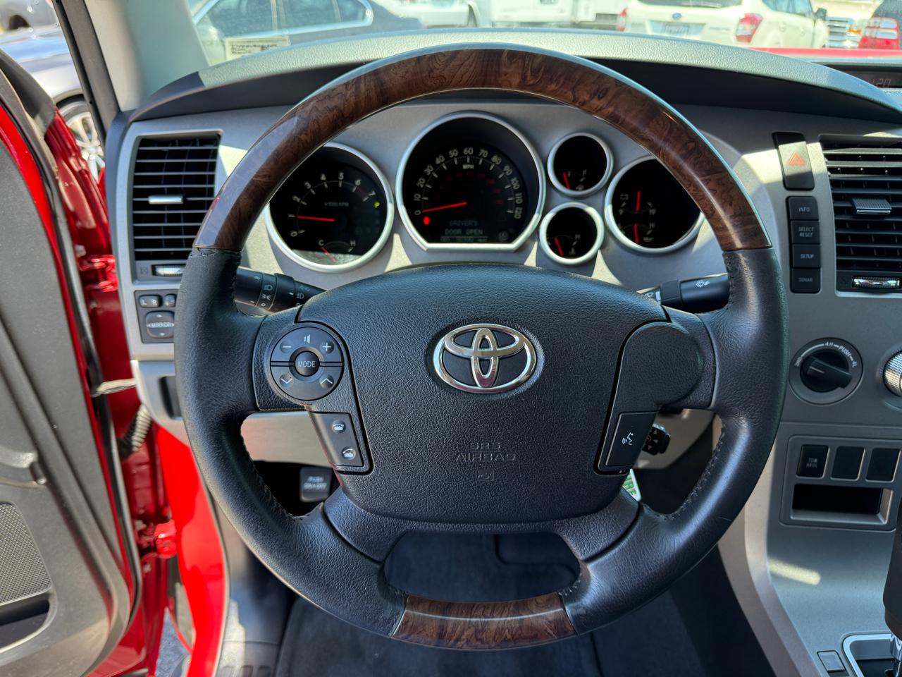Toyota Tundra 4WD Truck CrewMax 5.7L V8 6-Spd AT LTD (Natl) 2012