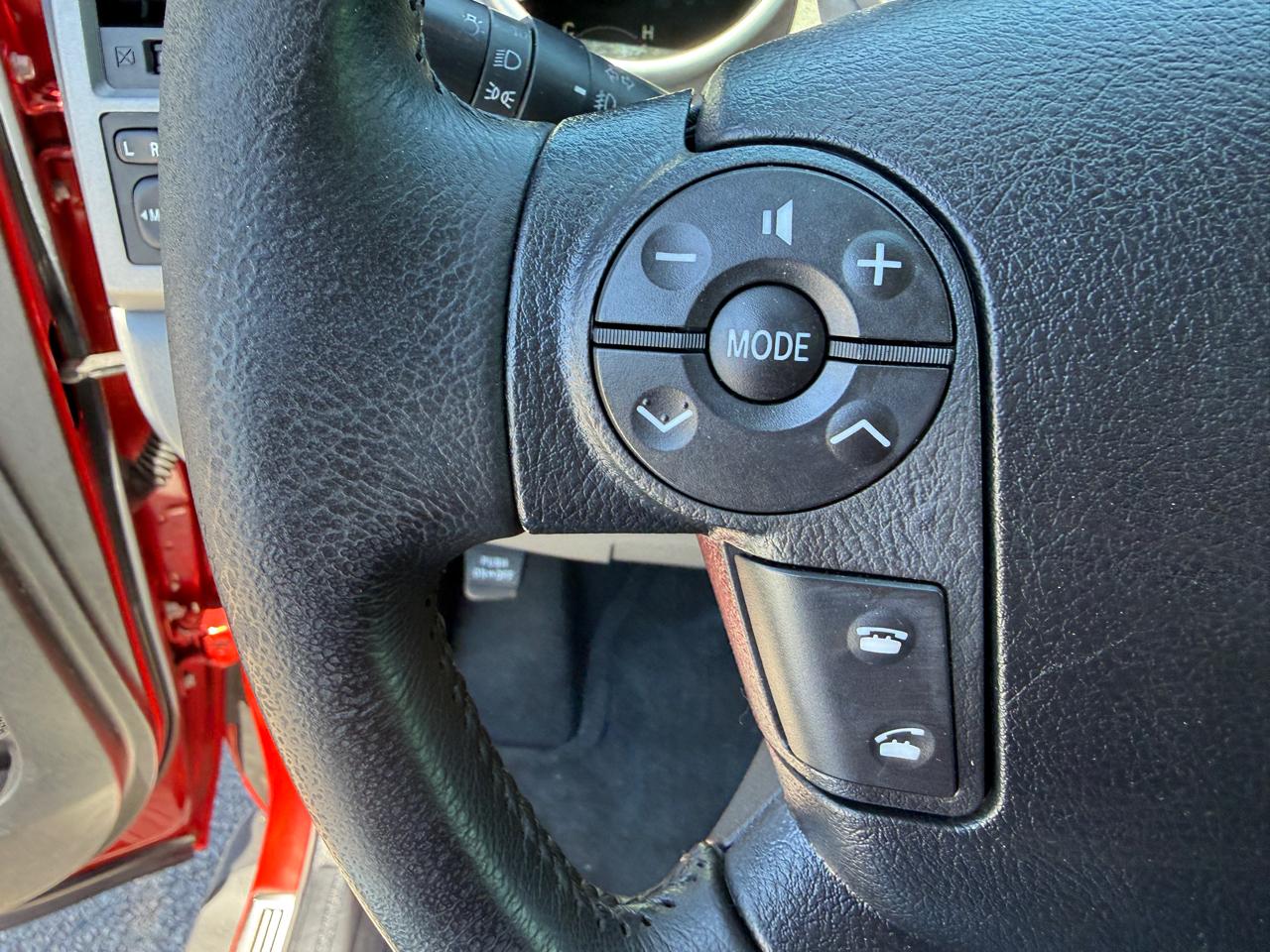 Toyota Tundra 4WD Truck CrewMax 5.7L V8 6-Spd AT LTD (Natl) 2012
