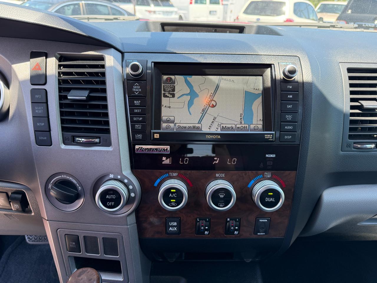 Toyota Tundra 4WD Truck CrewMax 5.7L V8 6-Spd AT LTD (Natl) 2012