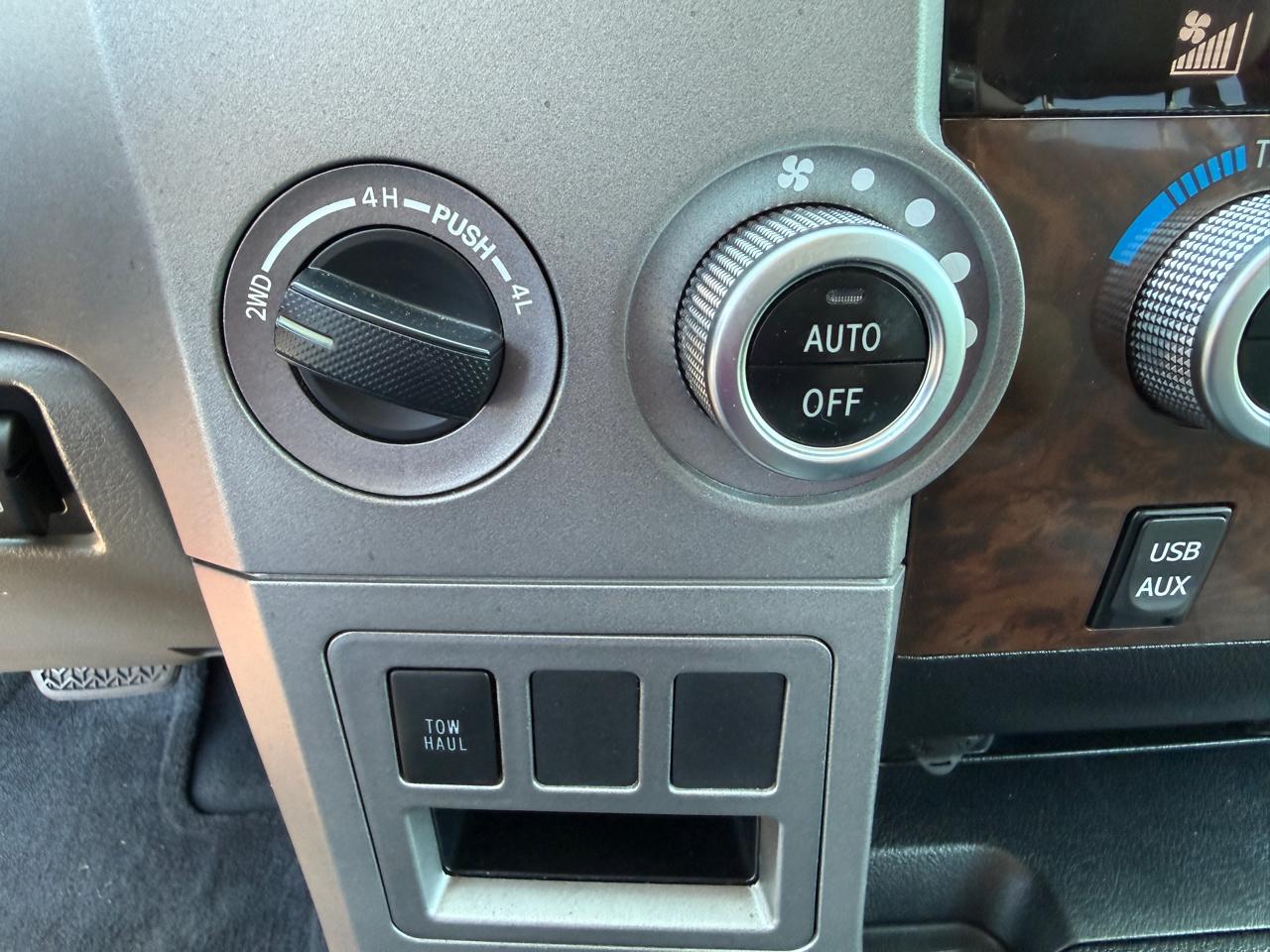 Toyota Tundra 4WD Truck CrewMax 5.7L V8 6-Spd AT LTD (Natl) 2012