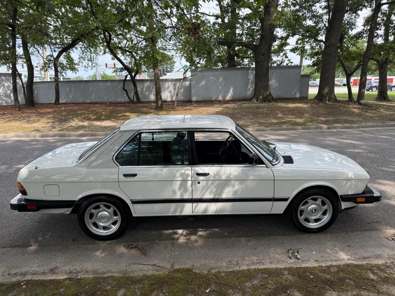 BMW 5 Series 4dr Sedan 528e 1988
