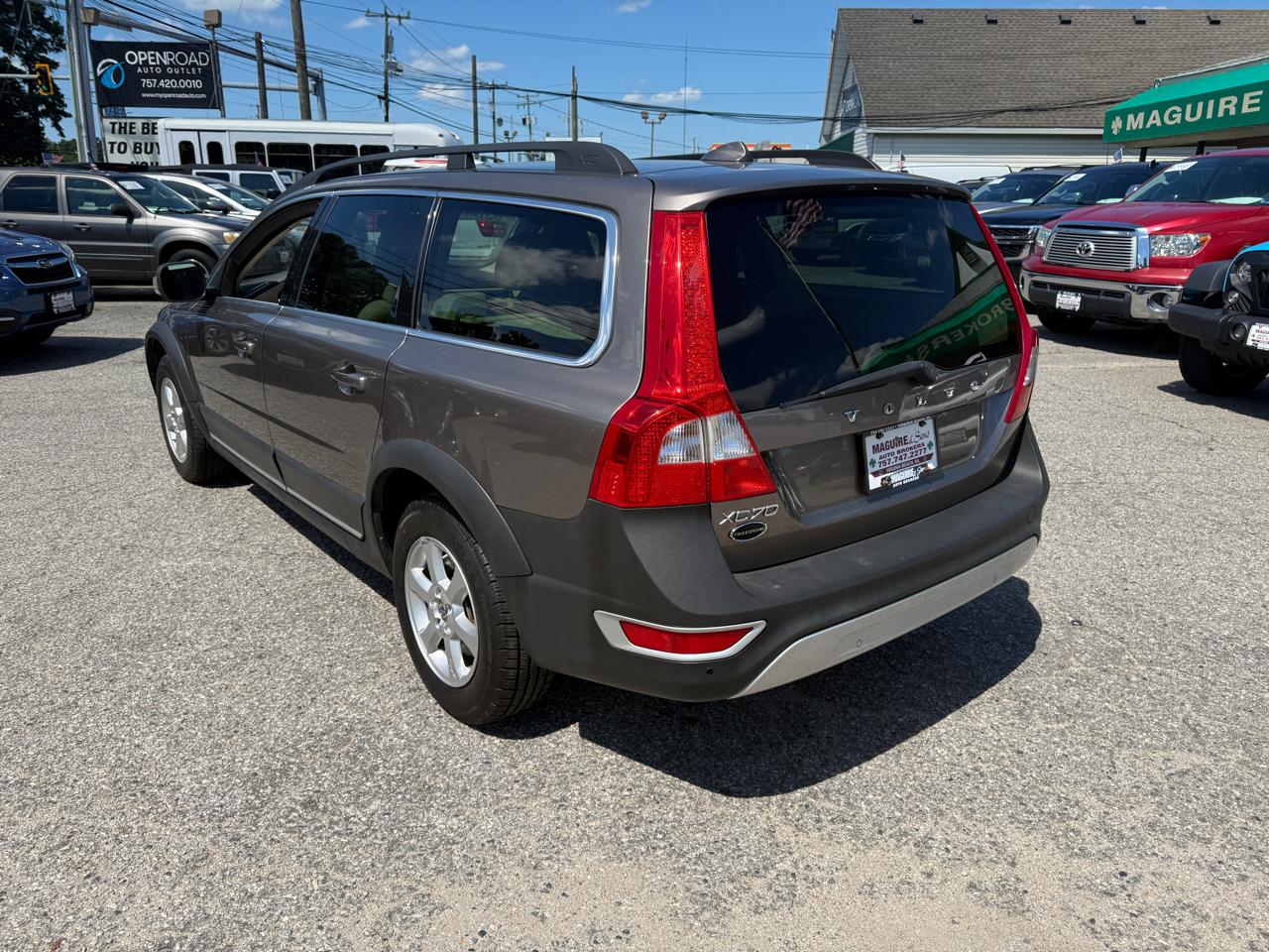 Volvo XC70 4dr Wgn 3.2L 2011