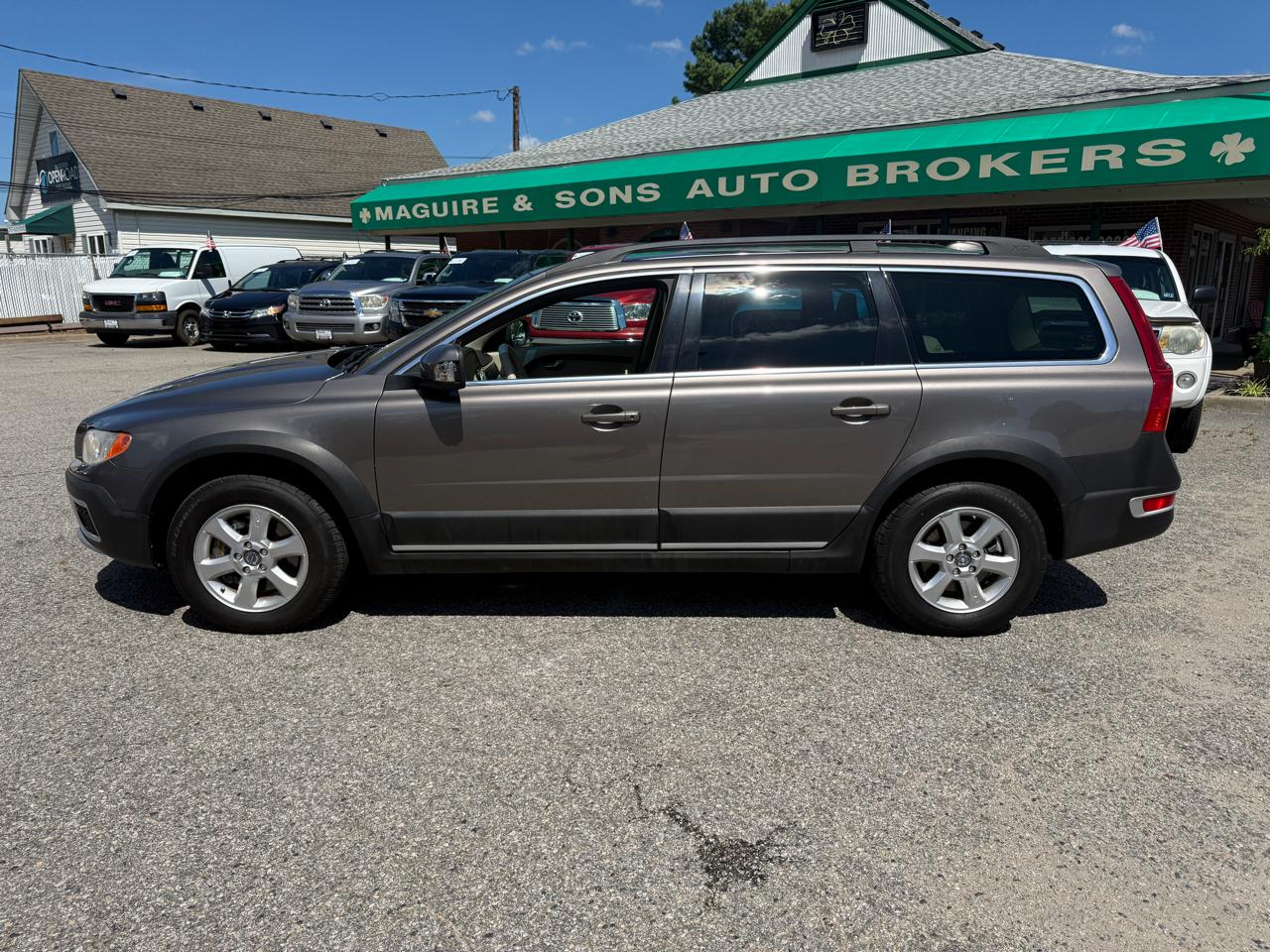 Volvo XC70 4dr Wgn 3.2L 2011