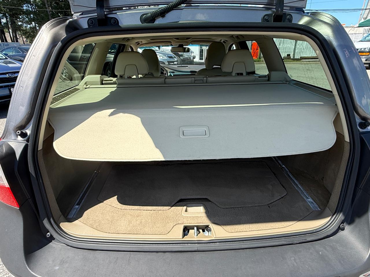 Volvo XC70 4dr Wgn 3.2L 2011
