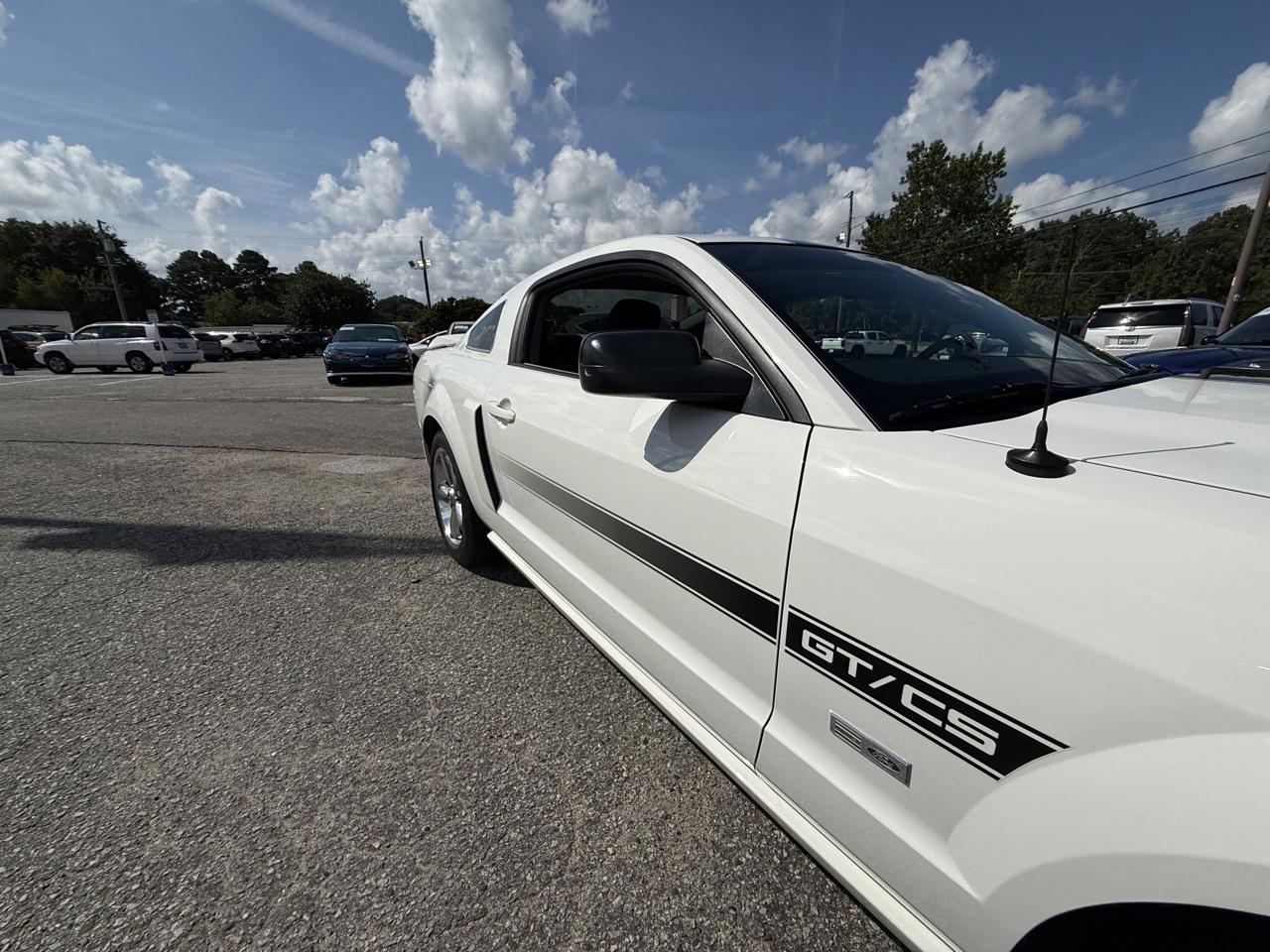 Ford Mustang 2dr Cpe GT Deluxe 2008