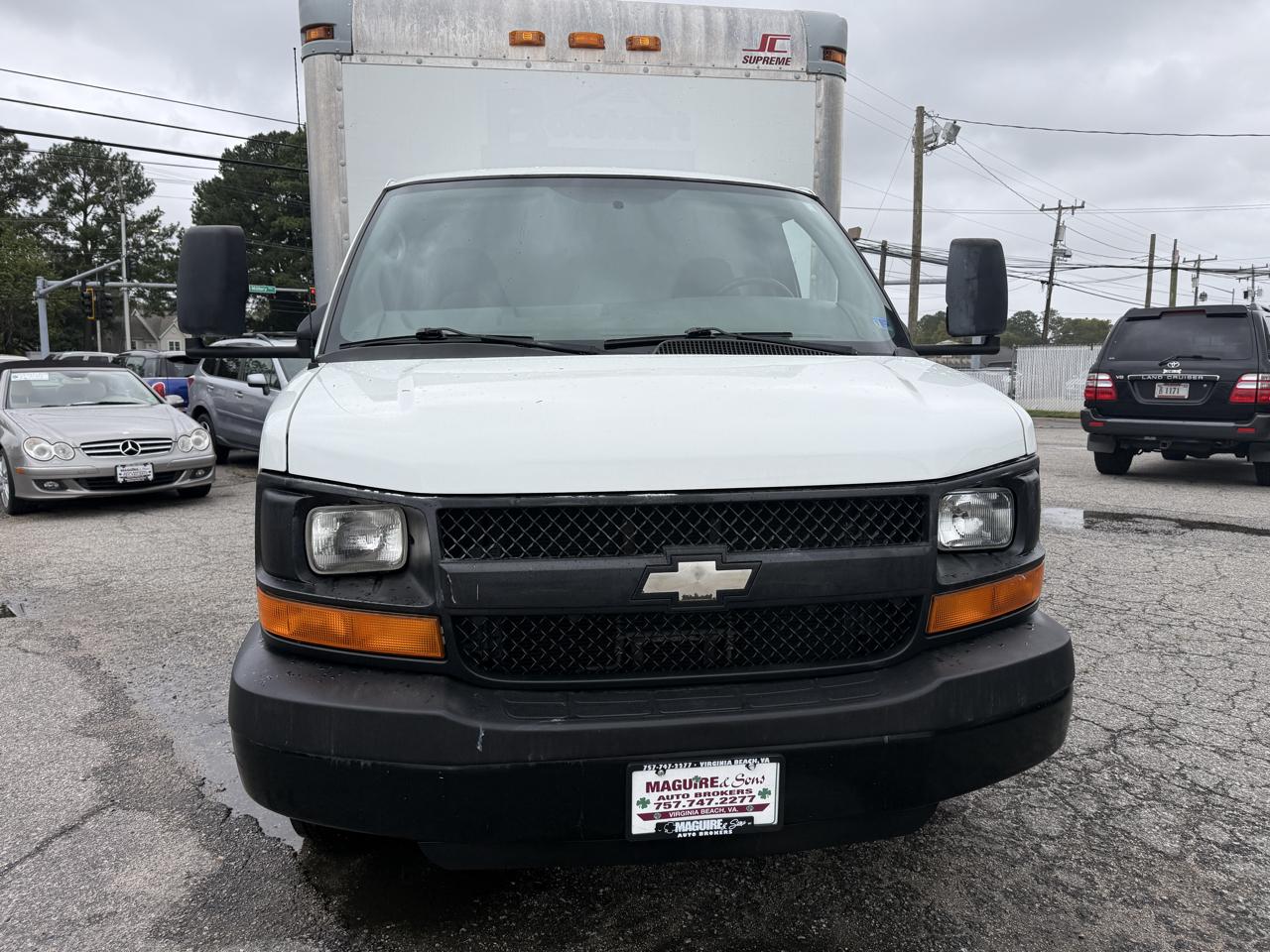 Chevrolet Express Commercial Cutaway RWD 3500 139" WB Work Van 2009