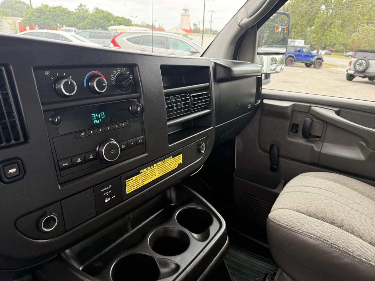 Chevrolet Express Commercial Cutaway RWD 3500 139" WB Work Van 2009