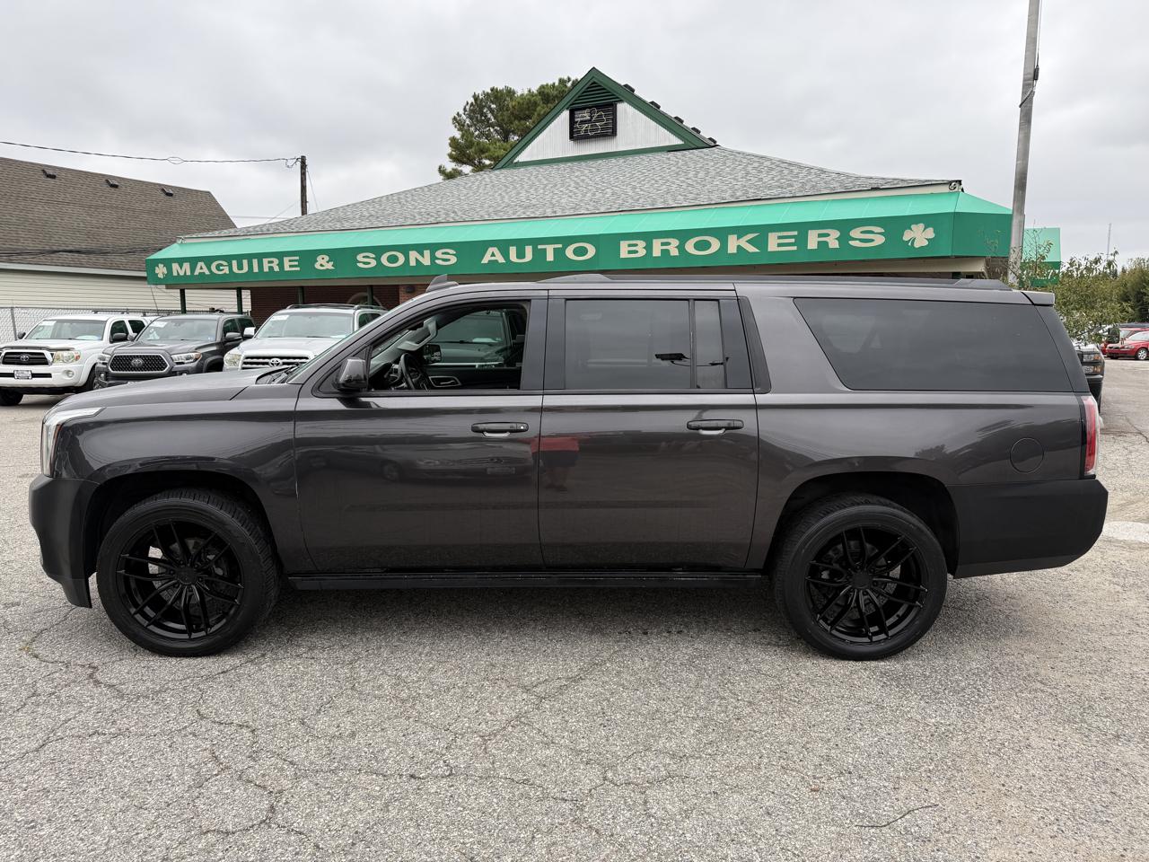 GMC Yukon XL 4WD 4dr Denali 2017