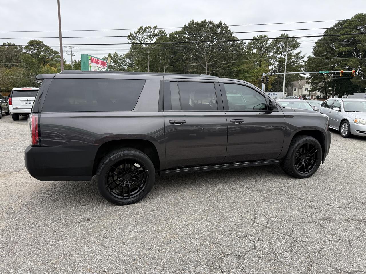 GMC Yukon XL 4WD 4dr Denali 2017