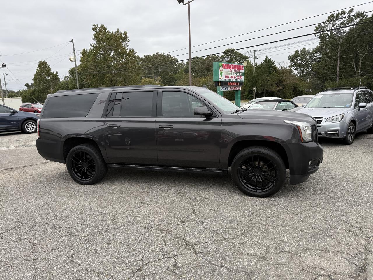 GMC Yukon XL 4WD 4dr Denali 2017