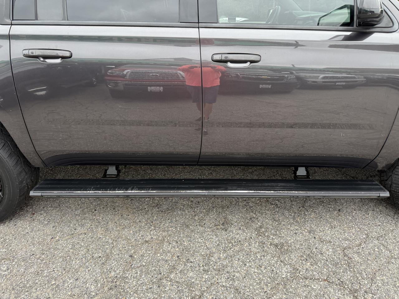 GMC Yukon XL 4WD 4dr Denali 2017