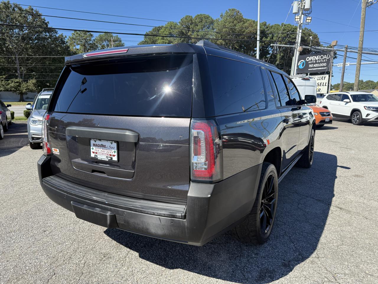 GMC Yukon XL 4WD 4dr Denali 2017