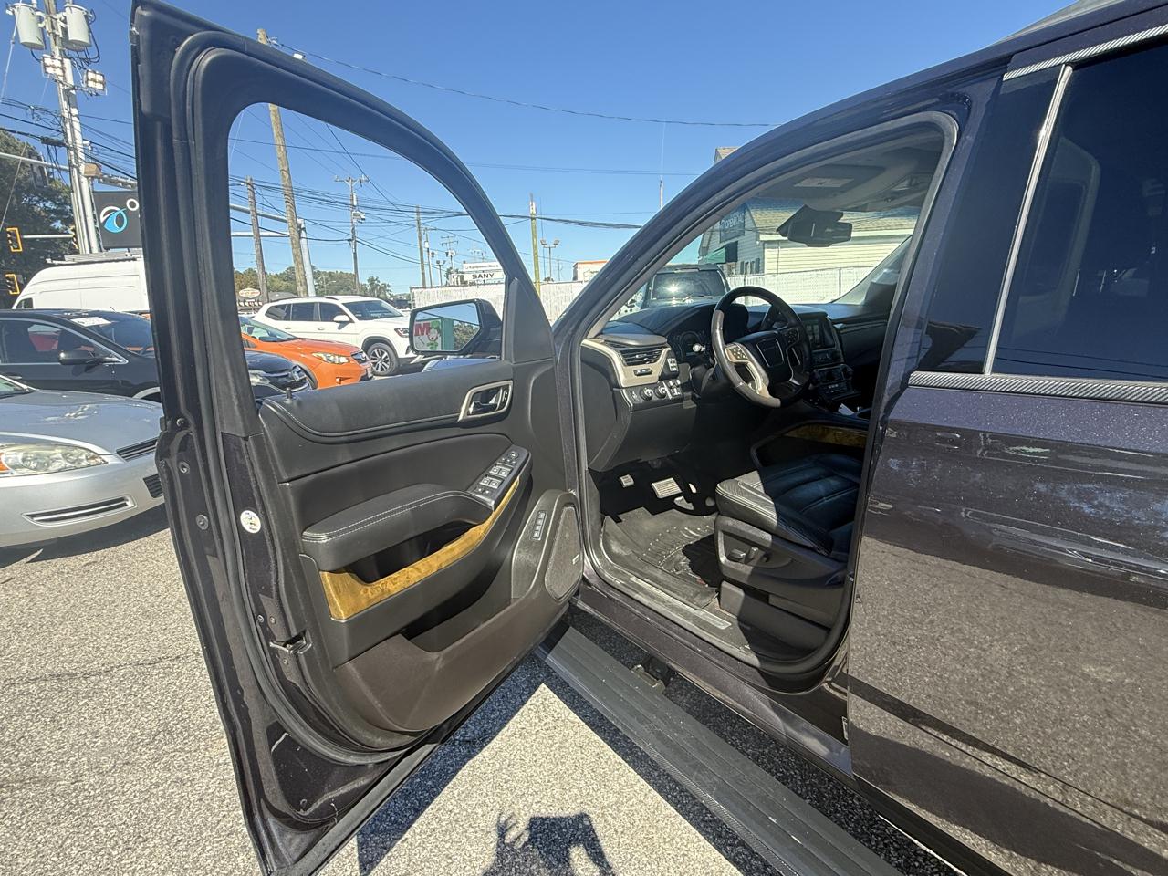 GMC Yukon XL 4WD 4dr Denali 2017