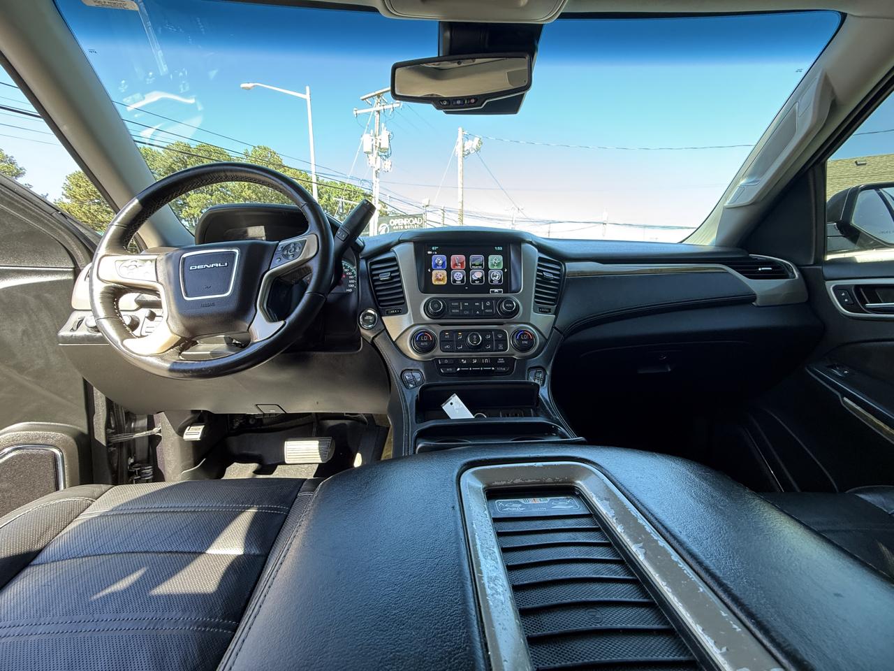 GMC Yukon XL 4WD 4dr Denali 2017