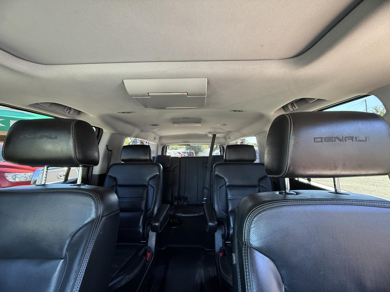 GMC Yukon XL 4WD 4dr Denali 2017