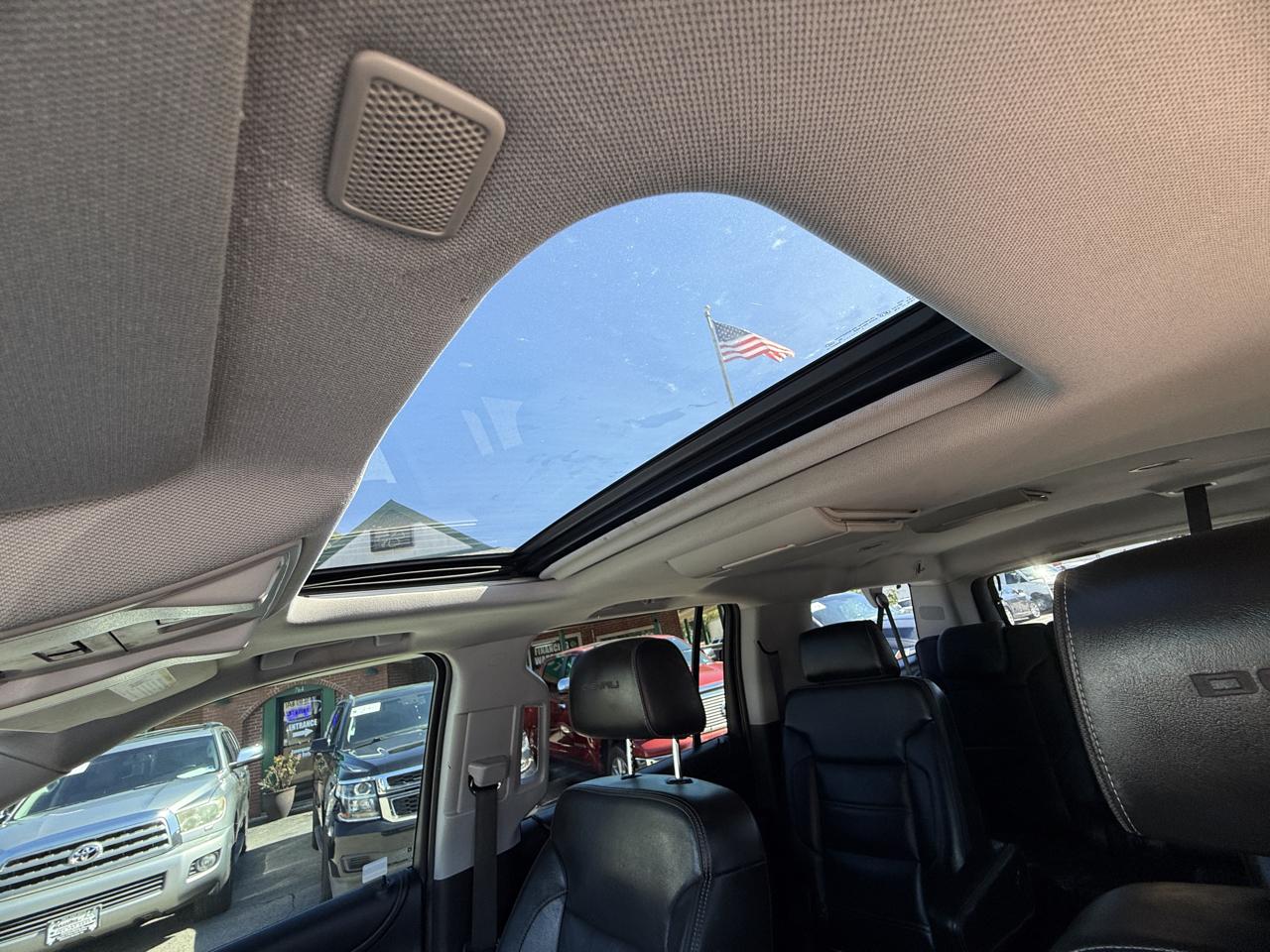 GMC Yukon XL 4WD 4dr Denali 2017