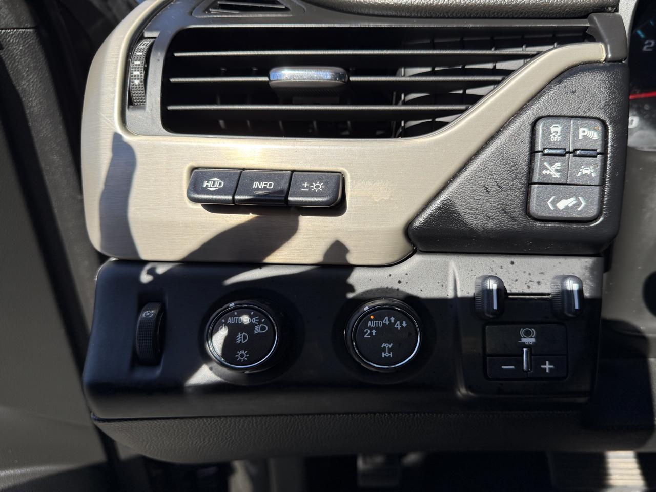 GMC Yukon XL 4WD 4dr Denali 2017