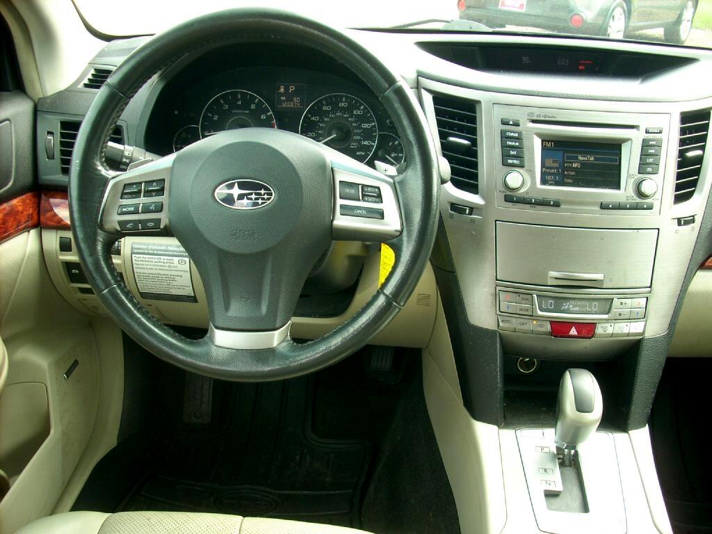 Subaru Outback 2.5i Limited 2012 Subaru Outback 2.5i Limited 2012