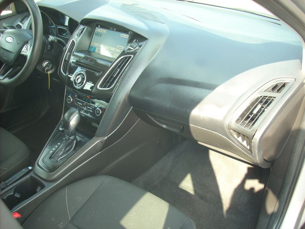 Ford Focus SEL Hatch 2017 Ford Focus SEL Hatch 2017