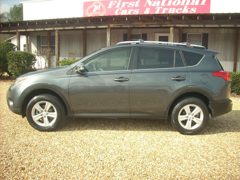 Toyota RAV4 XLE FWD 2013