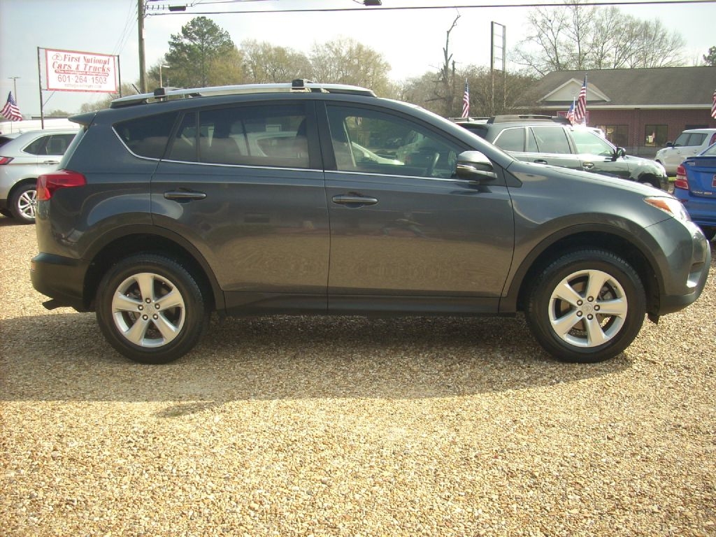 Toyota RAV4 XLE FWD 2013
