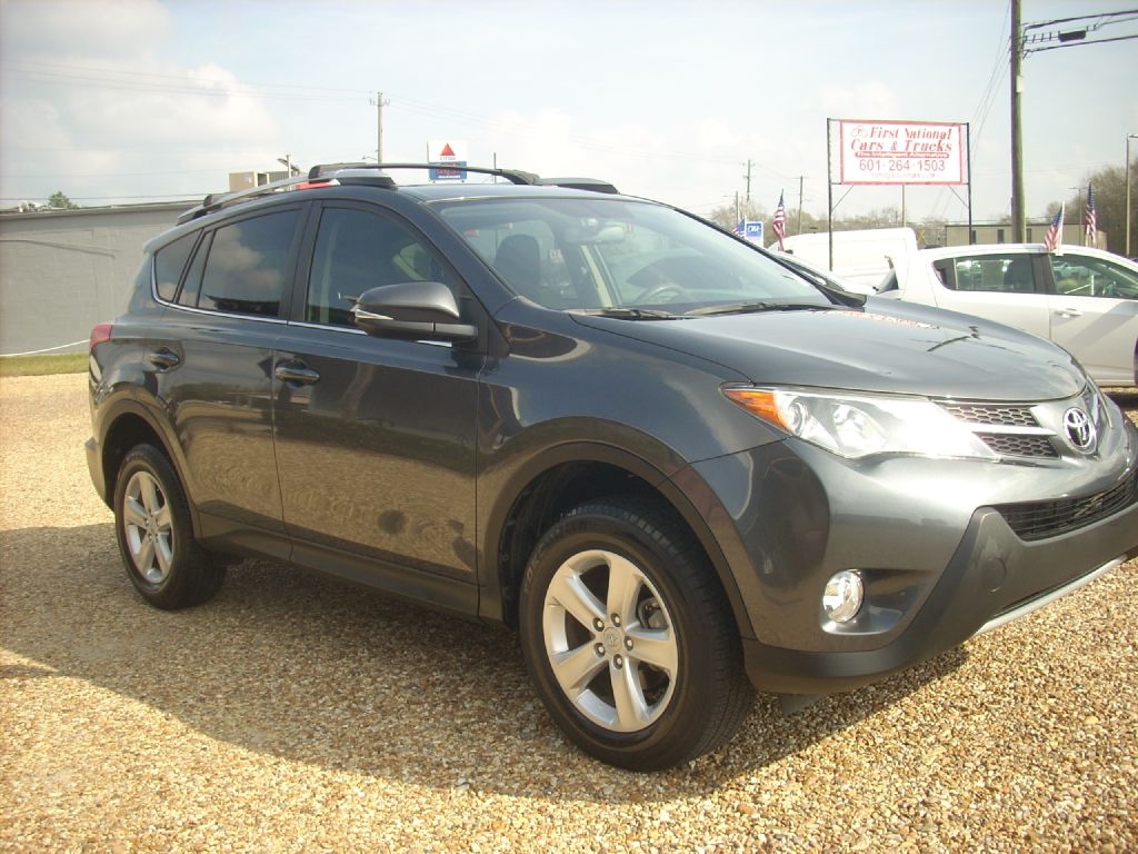 Toyota RAV4 XLE FWD 2013