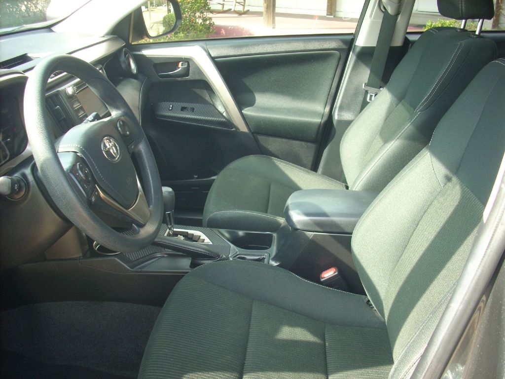 Toyota RAV4 XLE FWD 2013