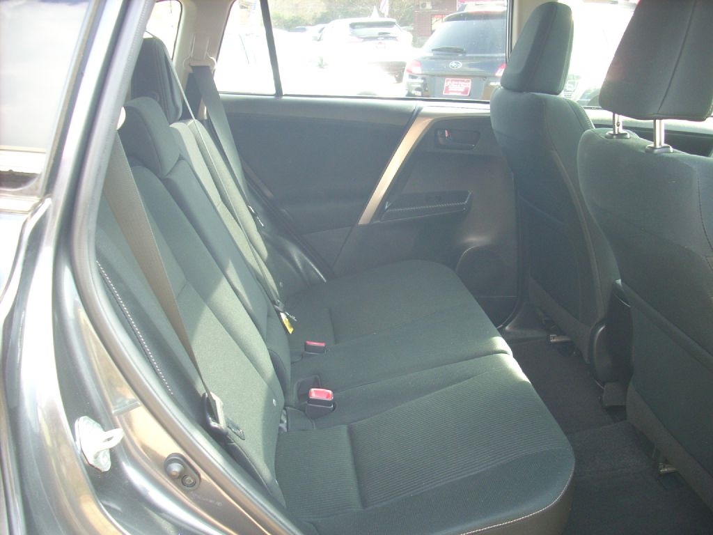 Toyota RAV4 XLE FWD 2013