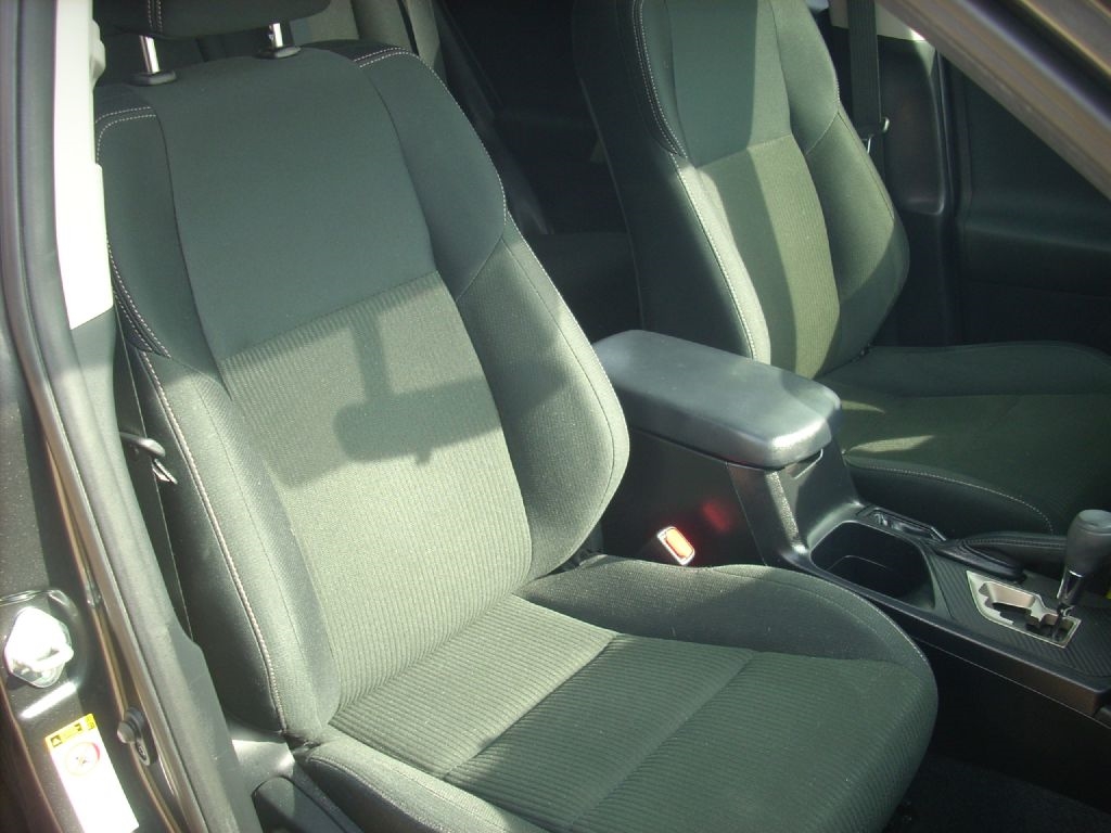 Toyota RAV4 XLE FWD 2013