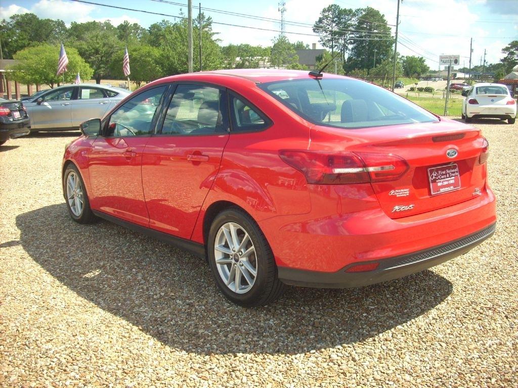 Ford Focus SE Sedan 2016