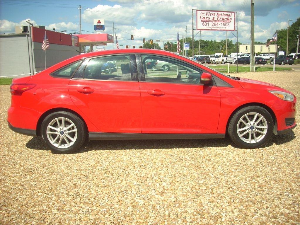Ford Focus SE Sedan 2016