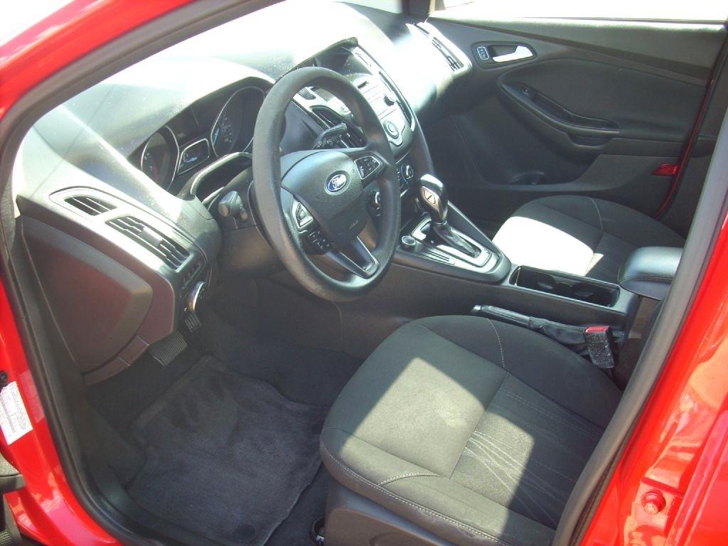 Ford Focus SE Sedan 2016