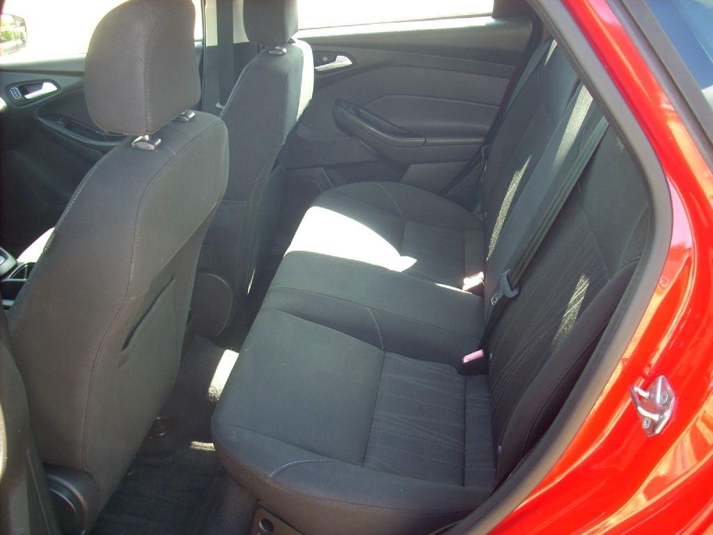 Ford Focus SE Sedan 2016