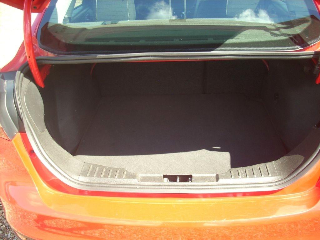 Ford Focus SE Sedan 2016