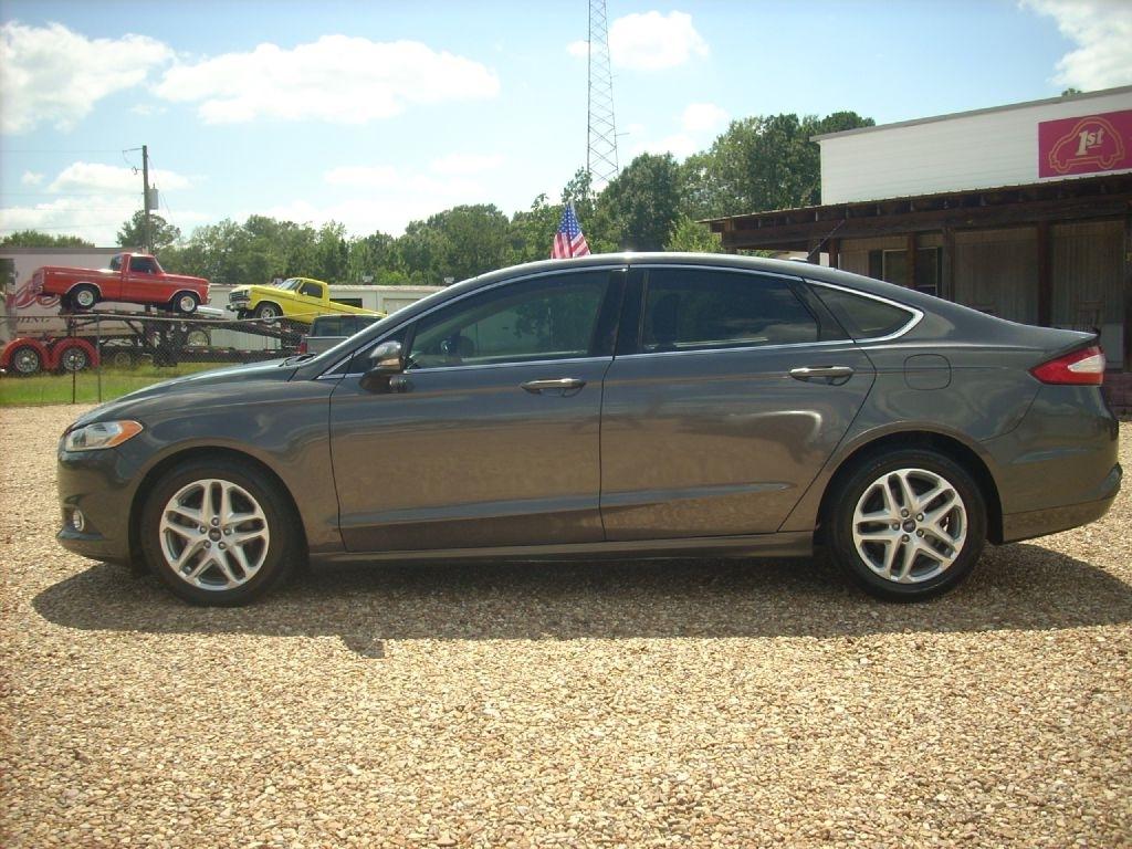Ford Fusion SE 2016